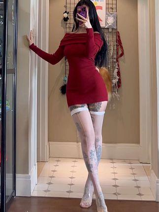 卡通百科老王时尚达人风采，她的纹身为颜值加分