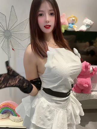 抖音脑婆睡醒啦微密圈资源照片赏析，魅力与夏日度假风穿搭