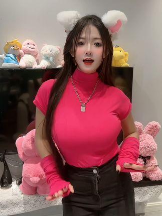 抖音脑婆睡醒啦微密圈资源照片赏析，魅力与夏日度假风穿搭