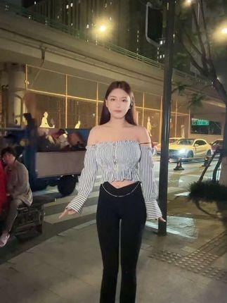 奶雯圈子图片集,秋日谷韵与古村美食的完美邂逅 奶雯圈子图片集,秋日谷韵与古村美食的完美邂逅