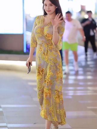 抖音网红奶雯的微密圈资源汇总引发争议，私密诱人内容惊艳呈现