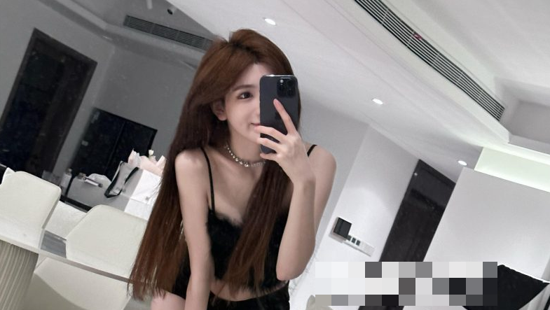 射手座女孩圆溜溜阿圆微密圈素颜露脸惊艳