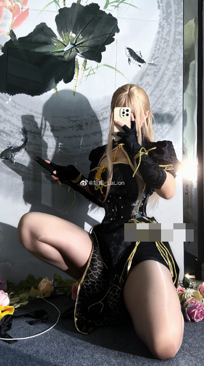 姐姐_Lalion微密圈展现极品身材的时尚穿搭秘籍！