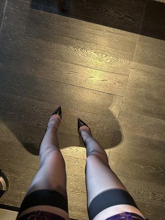 脸红Dearie和脸红MM,她们是同一个人吗? 脸红Dearie和脸红MM,她们是同一个人吗?