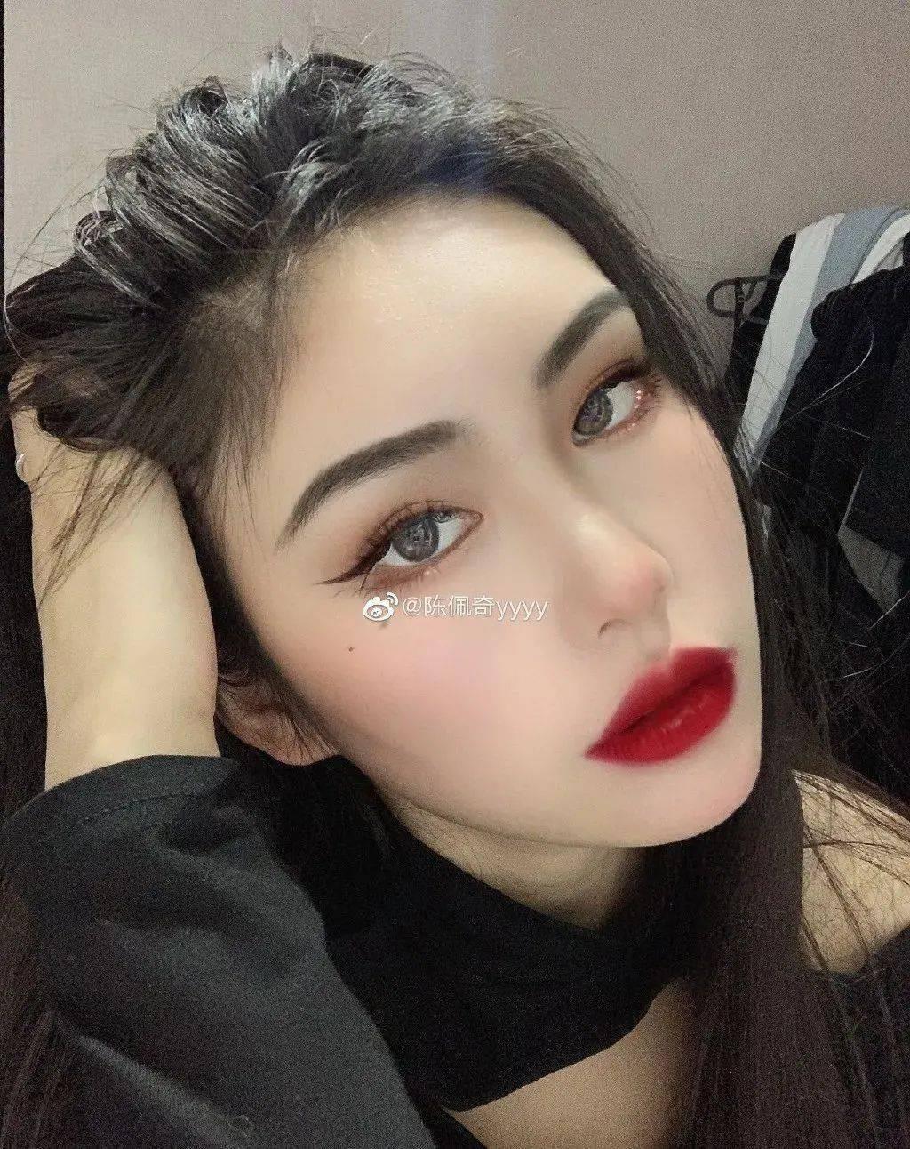 揭秘陈佩奇微密圈作品图片背后的故事,探寻网红陈大小姐神秘魅力 揭秘陈佩奇微密圈作品图片背后的故事,探寻网红陈大小姐神秘魅力