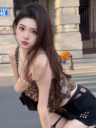 粥粥酱拆卡视频合集，她的拆卡内容为何让粉丝兴奋？