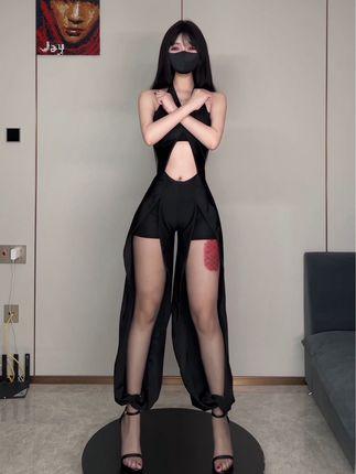 阿尔卑香小狗子微密圈的独家风格，用照片记录她的成长