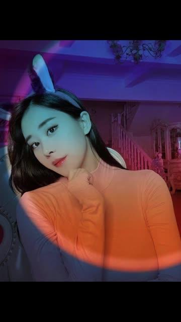 张贺玉西安网红的崛起,微博推特Ins上的她到底是谁? 张贺玉西安网红的崛起,微博推特Ins上的她到底是谁?