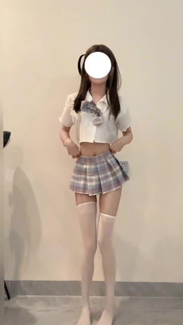 乔富贵的微密圈资源爆火，给乔买裙子的颜值与身材齐飞