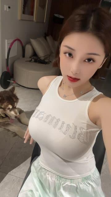 揭秘抖音奶雯的微博踪迹,古韵遗风与美食探索的完美融合 揭秘抖音奶雯的微博踪迹,古韵遗风与美食探索的完美融合