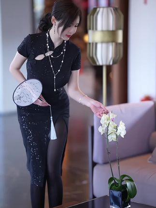 【微-密】詹詹(詹妮)酒店黑色爱心内内作品集鉴赏令人心动的瞬间,精美黑色爱心内衣作品深度剖析 【微-密】詹詹(詹妮)酒店黑色爱心内内作品集鉴赏令人心动的瞬间,精美黑色爱心内衣作品深度剖析