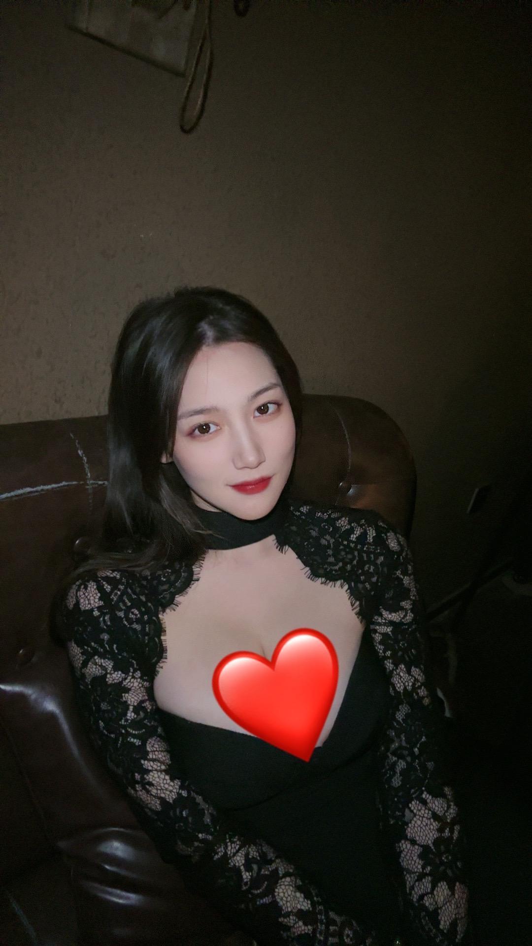 可可西yyy微密圈写真集,绝美风情尽收眼底心动不已 可可西yyy微密圈写真集,绝美风情尽收眼底心动不已