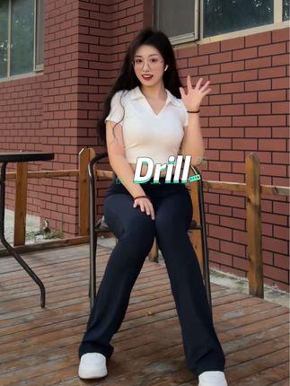 臭屁楠吖微密圈资源穿搭作品展示，满族凤凰图案旗袍引领潮流