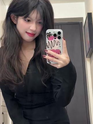 抖音美女晴小猪的微密圈资源穿搭之旅，颜值超高的时尚榜样