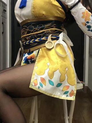 抖音美女晴小猪的微密圈资源穿搭之旅，颜值超高的时尚榜样