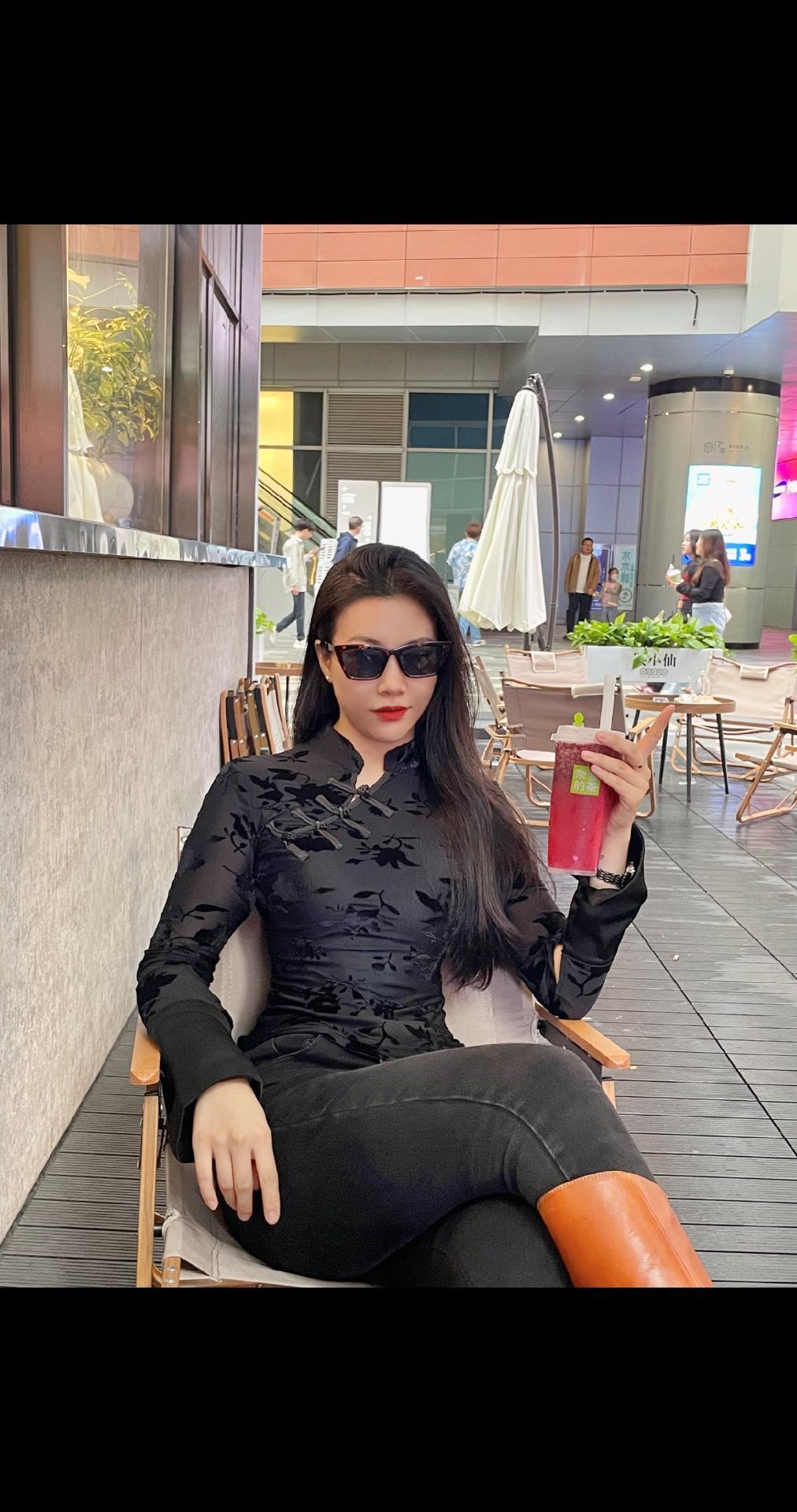 俏妞微蜜圈里的照片获取攻略,获取她微蜜圈中照片的途径 俏妞微蜜圈里的照片获取攻略,获取她微蜜圈中照片的途径