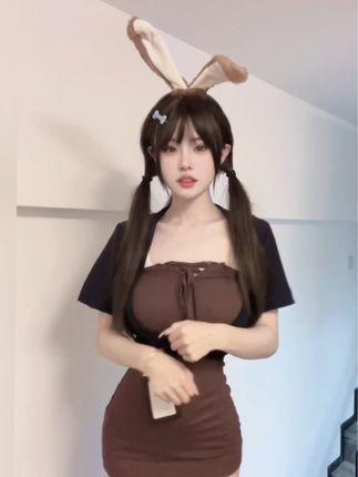 乔富贵微密圈作品资源性感白色连衣裙惊艳，亮相颜值备受赞美