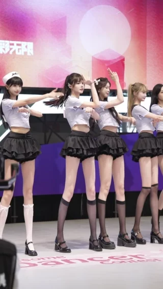 秀人网小逗逗模特大揭秘,性感写真与日常生活全收录 秀人网小逗逗模特大揭秘,性感写真与日常生活全收录