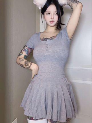 卡通百科老王的圈内生活和作品,她的作品充满独特风格 卡通百科老王的圈内生活和作品,她的作品充满独特风格