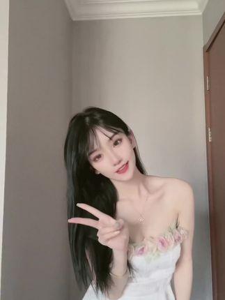 崽崽aaa的可爱纯欲小姐姐，动感光波视频热度飙升