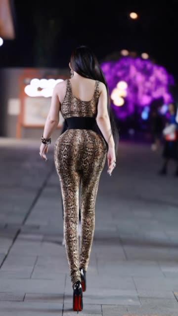 梦露Veronica年龄揭秘，她究竟多大了？