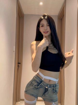 一只树懒微密圈的独家作品，她的时尚资源如何引领潮流