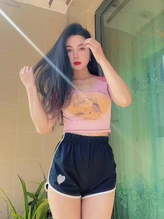 小猫咪CK的微密圈穿搭技巧,教你变身时尚达人 小猫咪CK的微密圈穿搭技巧,教你变身时尚达人