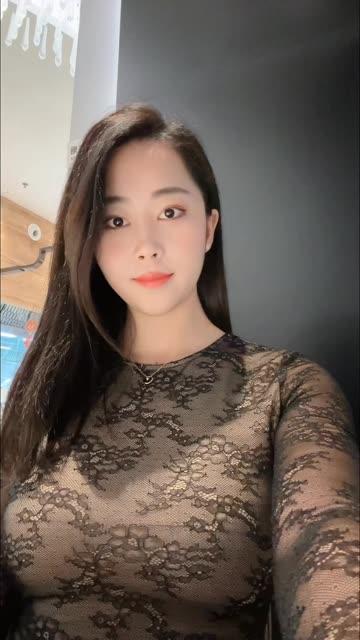 张贺玉的搭配技巧分享,学习张贺玉的时尚穿搭 张贺玉的搭配技巧分享,学习张贺玉的时尚穿搭