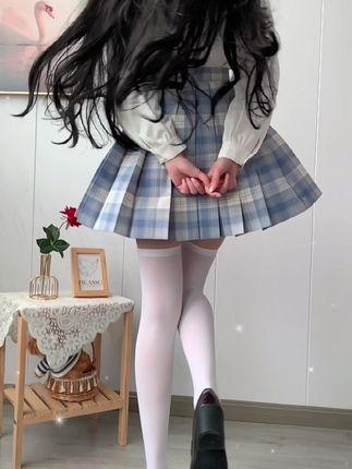 微密圈丨林扣弦小姐姐身材逆天，抖音粉丝202万的青睐究竟为何？