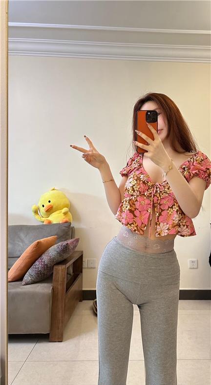 玫桃泡芙抖音红人图集，打破次元的视觉冲击