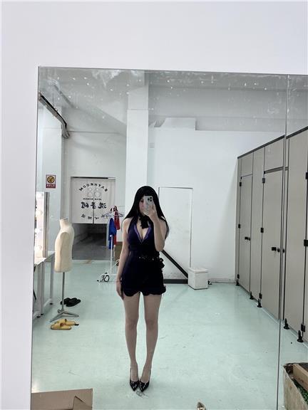 玫桃泡芙抖音红人图集，打破次元的视觉冲击