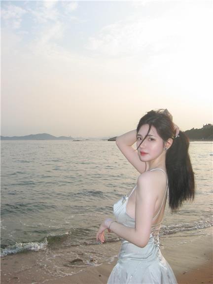 玫桃泡芙抖音红人图集，打破次元的视觉冲击