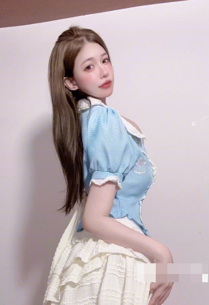 抖音美酱Nami微密圈嘉宾作品资源，从深红色绸缎长裙到都市街头穿搭