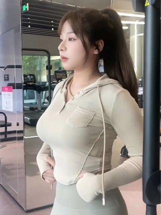 月球造梦家微博私照大揭秘，背后真实生活的一面