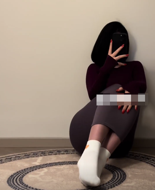 微密圈红人保守的二舅妈的独特风格照片展示与艺术表达