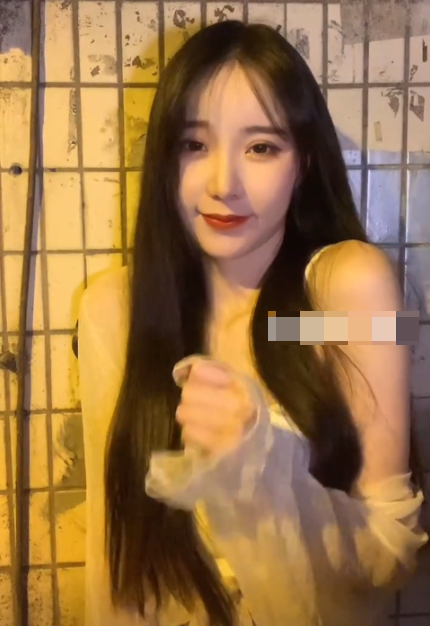 抖音颜值博主任智桃微密圈水蜜桃般的童颜