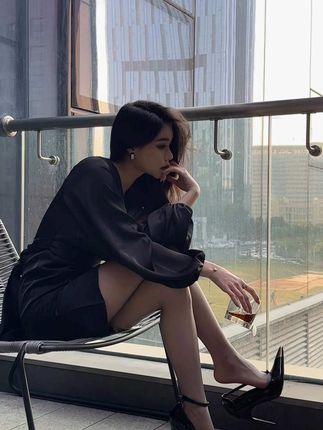 微博红人Sia不吃鱼微密圈照片赏析，颜值身材引发人们赞叹