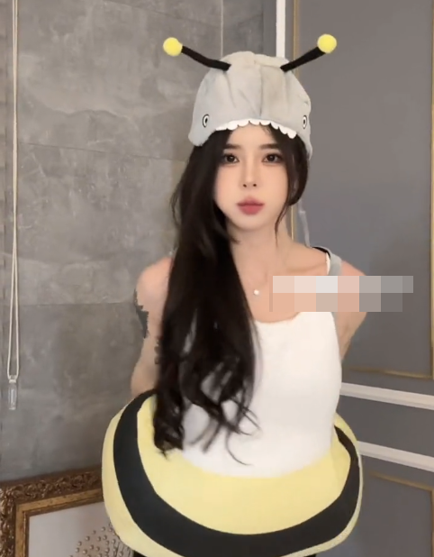 李梦琳un微密圈照片好看？网友：极品反差？