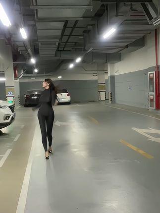 比基尼遮副乳吊带泳衣猪小七的性感时尚,猪小七的夏季必备单品 比基尼遮副乳吊带泳衣猪小七的性感时尚,猪小七的夏季必备单品