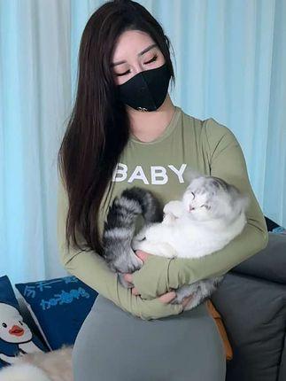 抖音网红杉杉火辣身材曝光，微密圈作品超辣照片大揭秘