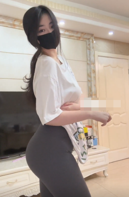 抖音欧yy微密圈付费私密图流出，非常柔软可爱！