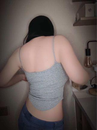 抖音网红大脸苏图集作品超神秘风格走红，网友想揭开口罩真面目