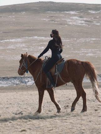 MIYA(米娅)内蒙古科目三,骑马上路的惊险体验 MIYA(米娅)内蒙古科目三,骑马上路的惊险体验