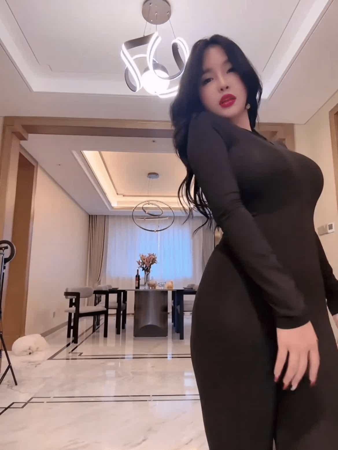 张鑫baby微密圈套图和视频合集，展现独特魅力和绝佳演技