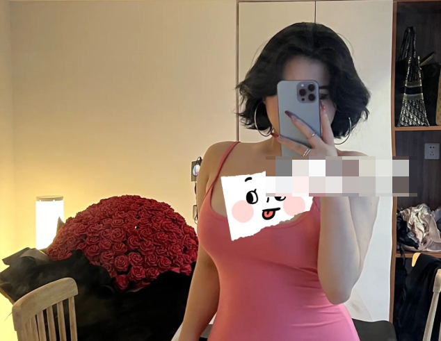 抖音金秀秀Jiuiu微密圈精选作品照片出炉，成熟杏感！