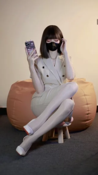 白龙猫女的早期视频与现代作品的对比,从风格转变看白龙猫女的魅力 白龙猫女的早期视频与现代作品的对比,从风格转变看白龙猫女的魅力