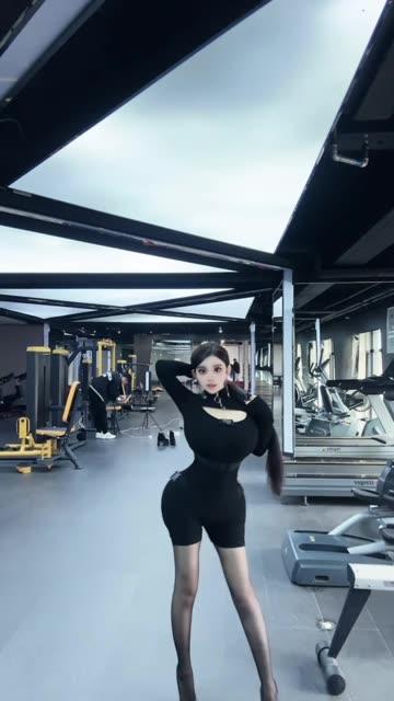 梦露Veronica年龄揭秘，她究竟多大了？