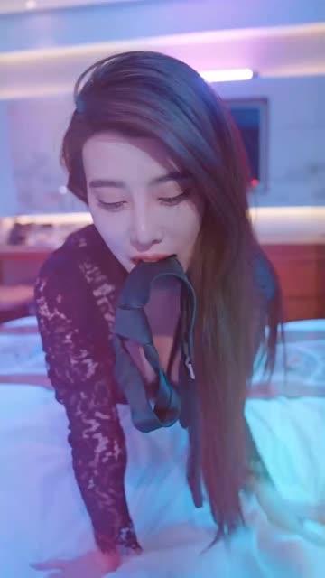 小艾根本吃不饱是什么梗，网红走红背后的故事