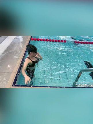 抖音奶雯觅圈新作,小秀一下身材,展示独特时尚 抖音奶雯觅圈新作,小秀一下身材,展示独特时尚