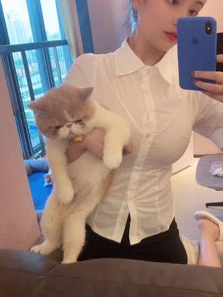 抖音奶雯觅圈新作,小秀一下身材,展示独特时尚 抖音奶雯觅圈新作,小秀一下身材,展示独特时尚